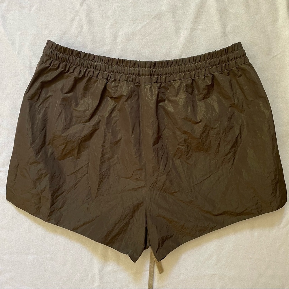 NWOT Fear of God Wrinkled Polyester Running Short Brown Pockets Unisex Large - Picture 5 of 11